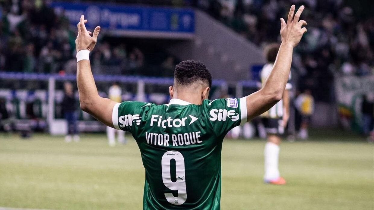 Vitor Roque durante comemoração do seu gol pelo Palmeiras - Foto: Reprodução/Instagram oficial de Vitor Roque