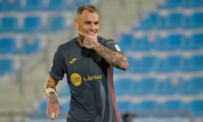 Roger Guedes em comemoração de gol pelo Al-Rayyan - Foto: Reprodução/Instagram oficial de Roger Guedes